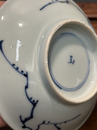 Zeven Chinese blauw-witte koppen en zes schotels, Transitie periode/vroeg Kangxi