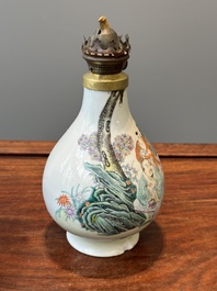 Une collection vari&eacute;e de huit pi&egrave;ces en porcelaine de Chine famille rose, 18/19&egrave;me