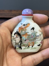 Tabati&egrave;re en porcelaine de Chine famille verte &agrave; d&eacute;cor de mariage de la s&oelig;ur de Zongkui, 19&egrave;me