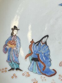 Paire d'assiettes en porcelaine de Chine de style Kakiemon d&eacute;cor&eacute;es aux Pays-Bas, 18&egrave;me