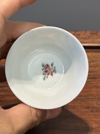 Five Chinese famille rose cups and six saucers with floral decor, Yongzheng/Qianlong