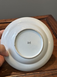 Une terrine couverte &agrave; deux compartiments et une assiette monogramm&eacute;e en porcelaine de Chine famille rose de Canton, 19&egrave;me