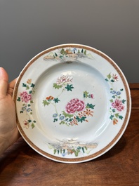 Une collection vari&eacute;e de huit pi&egrave;ces en porcelaine de Chine famille rose, 18/19&egrave;me