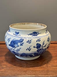 Een Chinese blauw-witte kom met mythische dieren, Kangxi