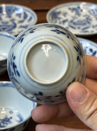 Een verzameling van 23 Chinese koppen en schotels, Kangxi/Qianlong