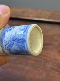 Zes Chinese blauw-witte snuifflessen, 19de eeuw