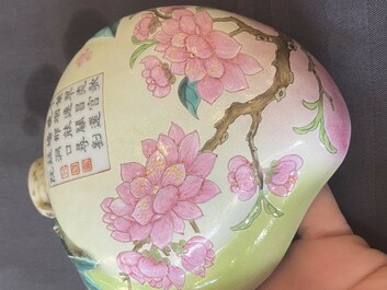 A rare Chinese famille rose peach-shaped wall pocket vase with inscription, 19th C.
