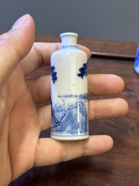 Zes Chinese blauw-witte snuifflessen, 19de eeuw
