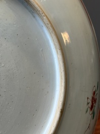 Paire de plats en porcelaine de Chine famille verte &agrave; d&eacute;cor 'Xi Xiang Ji', Kangxi