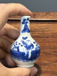 A varied collection of 45 pieces Chinese porcelain, Kangxi and later