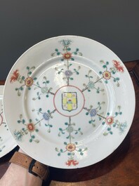 A pair of Chinese famille rose 'Jiangxi Province' plates, endless knot mark, 19/20th C.