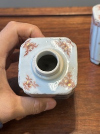 A pair of Chinese famille verte square tea caddies, Kangxi