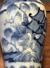 Garniture de cinq vases en porcelaine de Chine en bleu et blanc &agrave; d&eacute;cor de paysage, 19&egrave;me