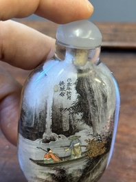 Trois tabati&egrave;res en verre peint &agrave; l'int&eacute;rieur, Chine, 20&egrave;me