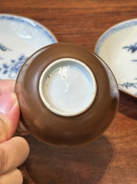 Een verzameling van 23 Chinese koppen en schotels, Kangxi/Qianlong
