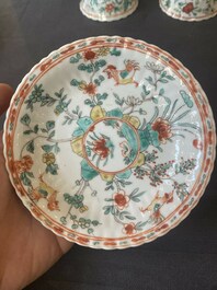 Twee paar Chinese famille verte koppen en schotels, Kangxi