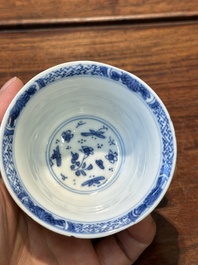 Een zeldzame Chinese opengewerkte dubbelwandige blauw-witte kop, Kangxi