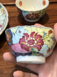 Collection de sept pi&egrave;ces en porcelaine de Chine famille rose &agrave; d&eacute;cor de feuilles de tabac, Qianlong