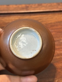 Een verzameling van 23 Chinese koppen en schotels, Kangxi/Qianlong