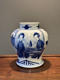 Vase en porcelaine de Chine en bleu et blanc &agrave; d&eacute;cor des 'Longues Dames', Kangxi