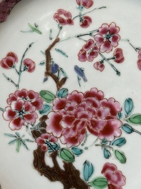 Five Chinese famille rose plates with floral design, Yongzheng/Qianlong