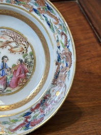 Une terrine couverte &agrave; deux compartiments et une assiette monogramm&eacute;e en porcelaine de Chine famille rose de Canton, 19&egrave;me