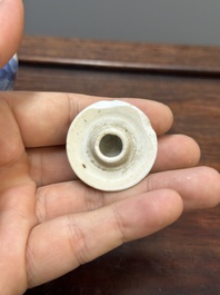 Vijf Chinese blauw-witte vazen, Kangxi