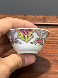 Five Chinese famille rose cups and six saucers with floral decor, Yongzheng/Qianlong