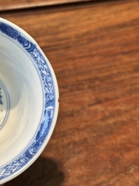 Een zeldzame Chinese opengewerkte dubbelwandige blauw-witte kop, Kangxi