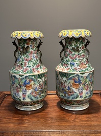 A pair of fine Chinese Canton famille rose 'Water Margin 水滸傳' vases, 19th C.