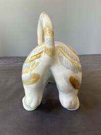Een Japanse koro in de vorm van een man op een tijger, Hirado, Edo, 19e eeuw