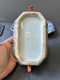 Une soupi&egrave;re couverte sur son support en porcelaine de Chine famille rose &agrave; d&eacute;cor mandarin et une th&eacute;i&egrave;re couverte, Qianlong