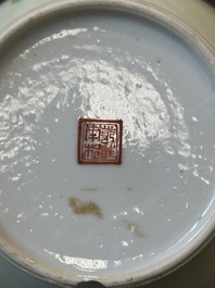 Une collection vari&eacute;e de huit pi&egrave;ces en porcelaine de Chine famille rose, 18/19&egrave;me