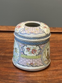 Bo&icirc;te couverte de forme ronde en porcelaine de Chine famille rose &agrave; d&eacute;cor figuratif, 19&egrave;me