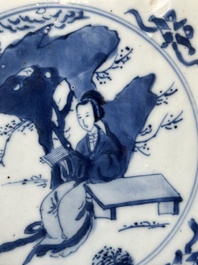 Carreau en porcelaine de Chine en bleu et blanc &agrave; d&eacute;cor de 'Longue Dame', Kangxi