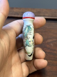 Tabati&egrave;re en porcelaine de Chine famille verte &agrave; d&eacute;cor de mariage de la s&oelig;ur de Zongkui, 19&egrave;me