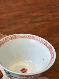Vier Chinese famille rose en ijzerrode koppen en schotels, Yongzheng/Qianlong