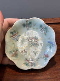 Une collection vari&eacute;e de huit pi&egrave;ces en porcelaine de Chine famille rose, 18/19&egrave;me