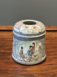 Bo&icirc;te couverte de forme ronde en porcelaine de Chine famille rose &agrave; d&eacute;cor figuratif, 19&egrave;me
