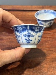 Een verzameling van 23 Chinese koppen en schotels, Kangxi/Qianlong