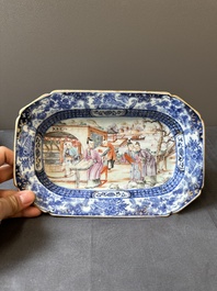 Une soupi&egrave;re couverte sur son support en porcelaine de Chine famille rose &agrave; d&eacute;cor mandarin et une th&eacute;i&egrave;re couverte, Qianlong
