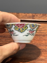 Five Chinese famille rose cups and six saucers with floral decor, Yongzheng/Qianlong