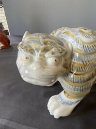 Een Japanse koro in de vorm van een man op een tijger, Hirado, Edo, 19e eeuw