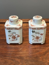 A pair of Chinese famille verte square tea caddies, Kangxi