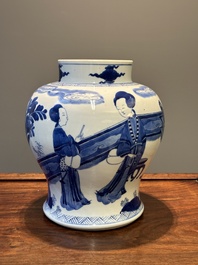 Vase en porcelaine de Chine en bleu et blanc &agrave; d&eacute;cor des 'Longues Dames', Kangxi