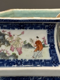 Een zeldzame Chinese ruitvormige Canton famille rose 'visser, houthakker, boer en geleerde 漁樵耕讀圖' vaas, Qianlong