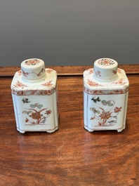 A pair of Chinese famille verte square tea caddies, Kangxi