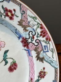 Five Chinese famille rose plates with floral design, Yongzheng/Qianlong