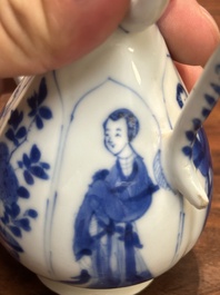 Een Chinese blauw-witte dekselkan met 'Lange Lijzen', jade merk, Kangxi