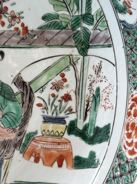Paire de plats en porcelaine de Chine famille verte &agrave; d&eacute;cor 'Xi Xiang Ji', Kangxi